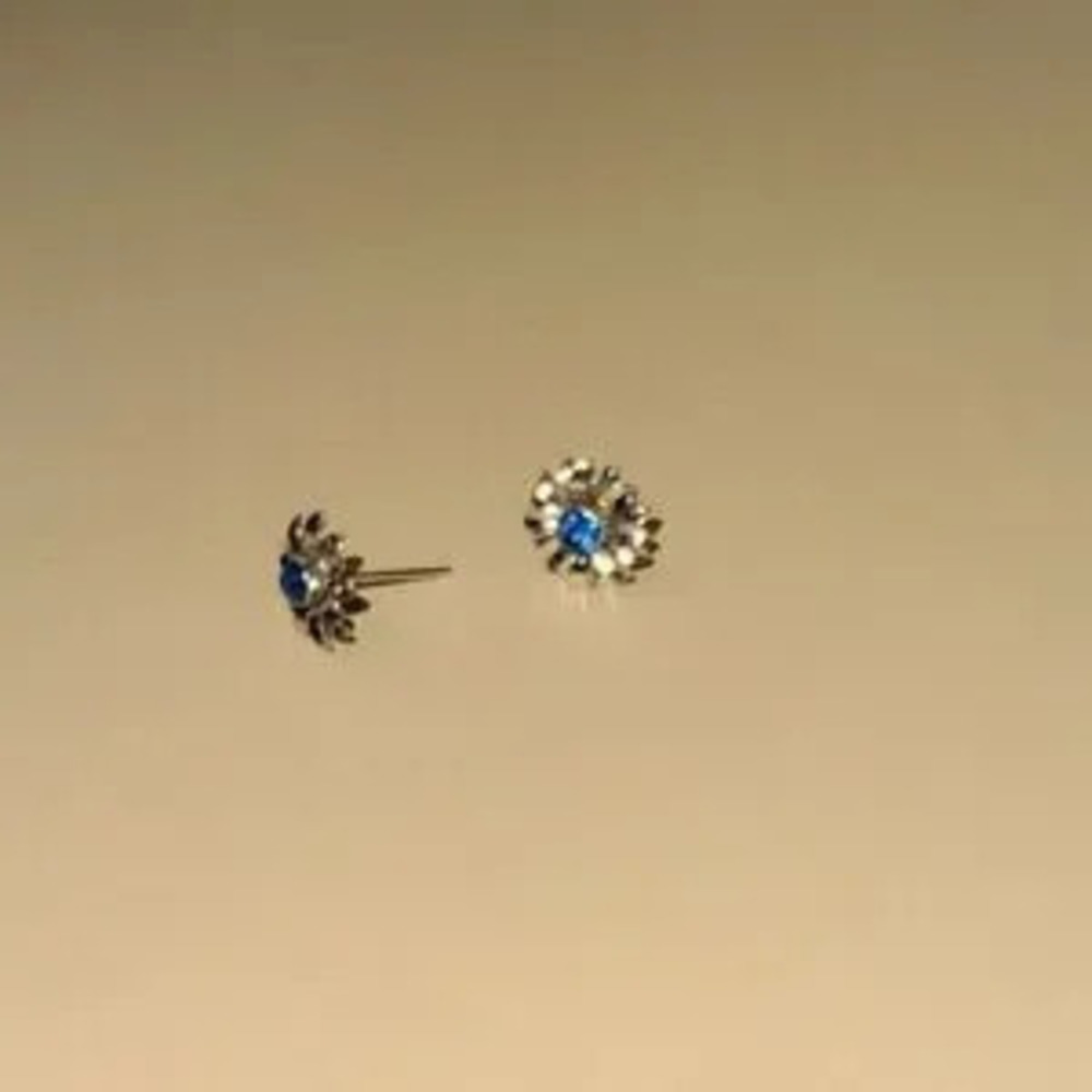 Diamond flower earrings N934